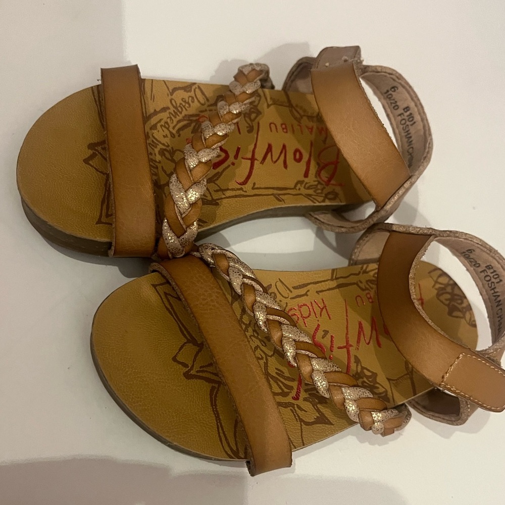 Toddler size 6 sandals